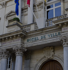 Façade d'hôtel de ville